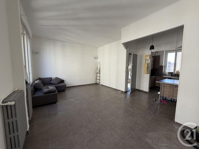Appartement T3 &agrave; louer - 3 pi&egrave;ces - 73,25 m2 - Toulon - 83 - PROVENCE-ALPES-COTE-D-AZUR