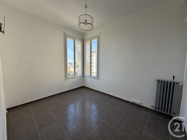 Appartement T3 &agrave; louer - 3 pi&egrave;ces - 73,25 m2 - Toulon - 83 - PROVENCE-ALPES-COTE-D-AZUR