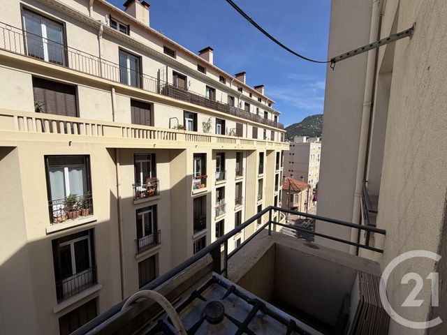 Appartement T3 &agrave; louer - 3 pi&egrave;ces - 73,25 m2 - Toulon - 83 - PROVENCE-ALPES-COTE-D-AZUR