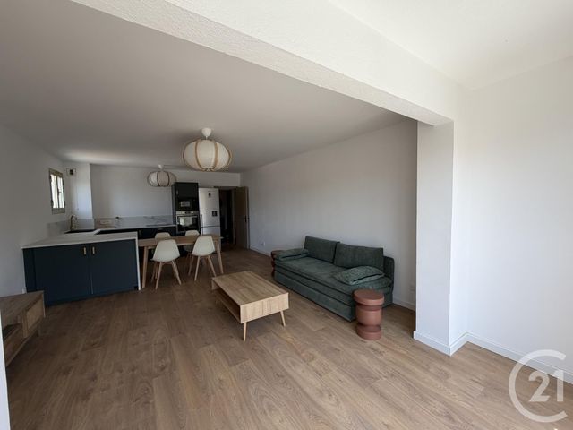 Appartement T2 &agrave; louer - 2 pi&egrave;ces - 52,87 m2 - Six Fours Les Plages - 83 - PROVENCE-ALPES-COTE-D-AZUR