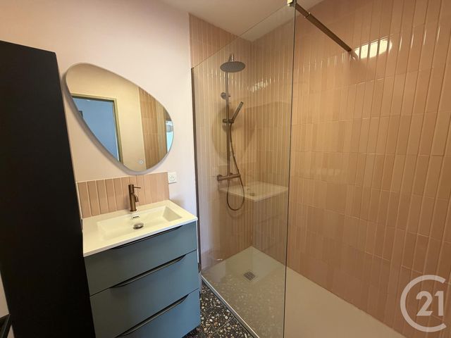 Appartement T2 &agrave; louer - 2 pi&egrave;ces - 52,87 m2 - Six Fours Les Plages - 83 - PROVENCE-ALPES-COTE-D-AZUR