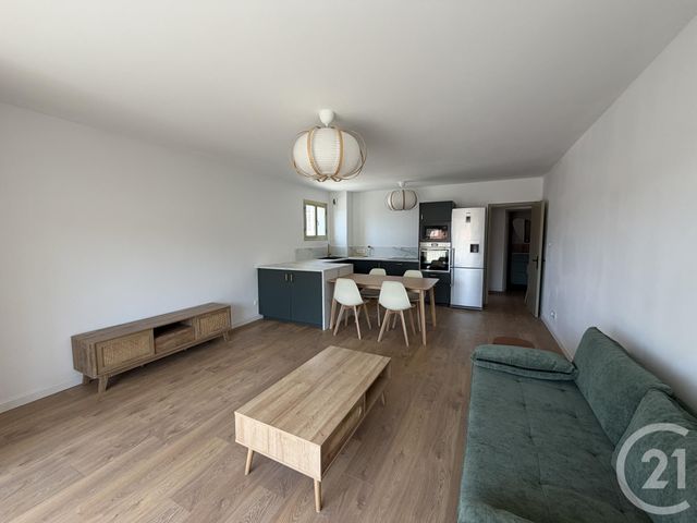Appartement T2 &agrave; louer - 2 pi&egrave;ces - 52,87 m2 - Six Fours Les Plages - 83 - PROVENCE-ALPES-COTE-D-AZUR