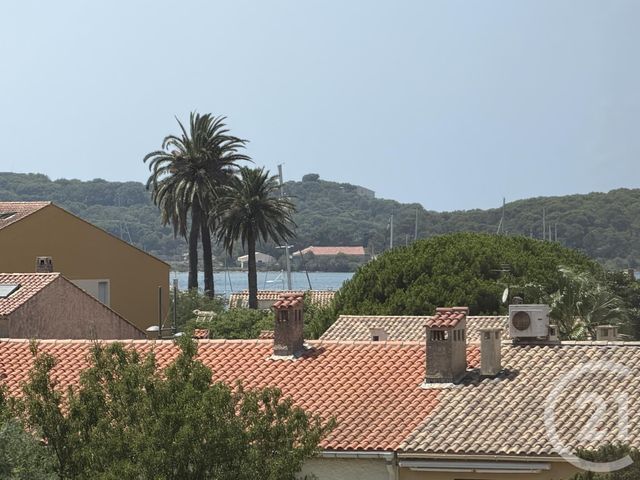 Appartement T2 &agrave; louer - 2 pi&egrave;ces - 52,87 m2 - Six Fours Les Plages - 83 - PROVENCE-ALPES-COTE-D-AZUR