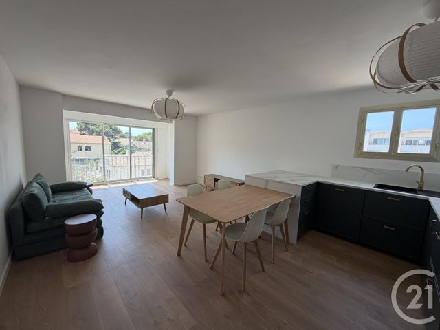 Appartement T2 &agrave; louer - 2 pi&egrave;ces - 52,87 m2 - Six Fours Les Plages - 83 - PROVENCE-ALPES-COTE-D-AZUR