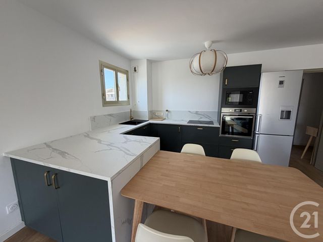 Appartement T2 &agrave; louer - 2 pi&egrave;ces - 52,87 m2 - Six Fours Les Plages - 83 - PROVENCE-ALPES-COTE-D-AZUR