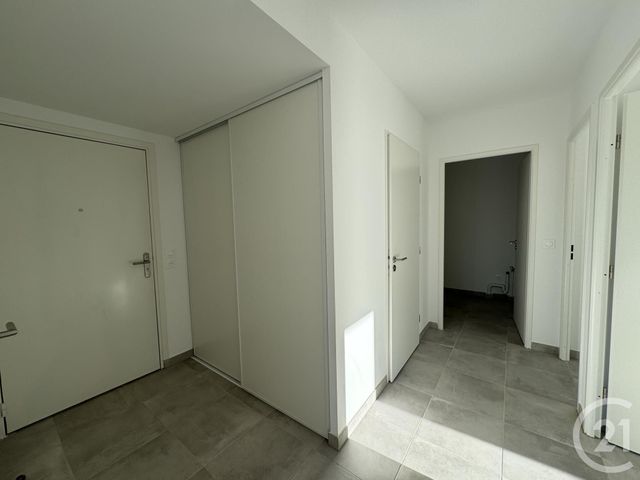 Appartement T3 &agrave; louer - 3 pi&egrave;ces - 62 m2 - La Seyne Sur Mer - 83 - PROVENCE-ALPES-COTE-D-AZUR