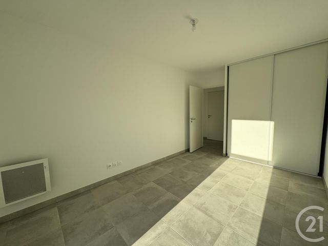Appartement T3 &agrave; louer - 3 pi&egrave;ces - 62 m2 - La Seyne Sur Mer - 83 - PROVENCE-ALPES-COTE-D-AZUR