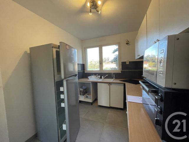 Appartement T3 &agrave; louer - 3 pi&egrave;ces - 57,14 m2 - La Seyne Sur Mer - 83 - PROVENCE-ALPES-COTE-D-AZUR