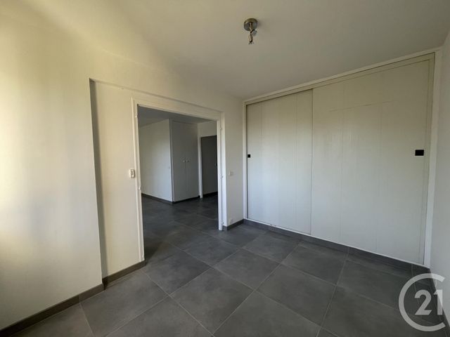 Appartement T3 &agrave; louer - 3 pi&egrave;ces - 57,14 m2 - La Seyne Sur Mer - 83 - PROVENCE-ALPES-COTE-D-AZUR