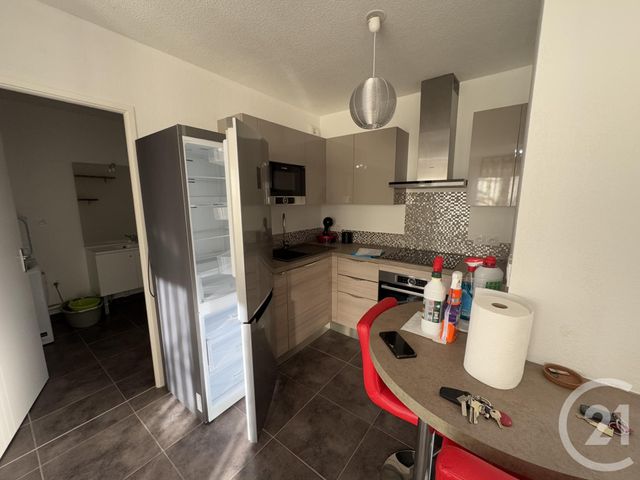 Appartement T2 &agrave; louer - 2 pi&egrave;ces - 35 m2 - La Seyne Sur Mer - 83 - PROVENCE-ALPES-COTE-D-AZUR