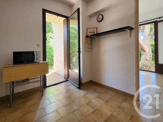 Appartement Studio &agrave; vendre - 1 pi&egrave;ce - 23,38 m2 - Six Fours Les Plages - 83 - PROVENCE-ALPES-COTE-D-AZUR
