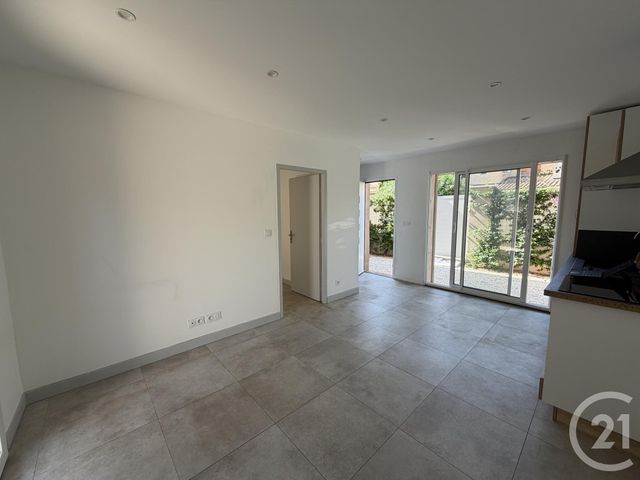 Appartement T2 &agrave; louer - 2 pi&egrave;ces - 31,35 m2 - La Seyne Sur Mer - 83 - PROVENCE-ALPES-COTE-D-AZUR