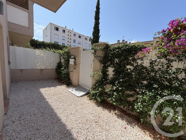 Appartement T2 &agrave; louer - 2 pi&egrave;ces - 31,35 m2 - La Seyne Sur Mer - 83 - PROVENCE-ALPES-COTE-D-AZUR