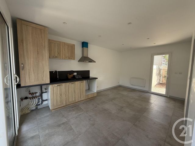 Appartement T2 &agrave; louer - 2 pi&egrave;ces - 31,35 m2 - La Seyne Sur Mer - 83 - PROVENCE-ALPES-COTE-D-AZUR