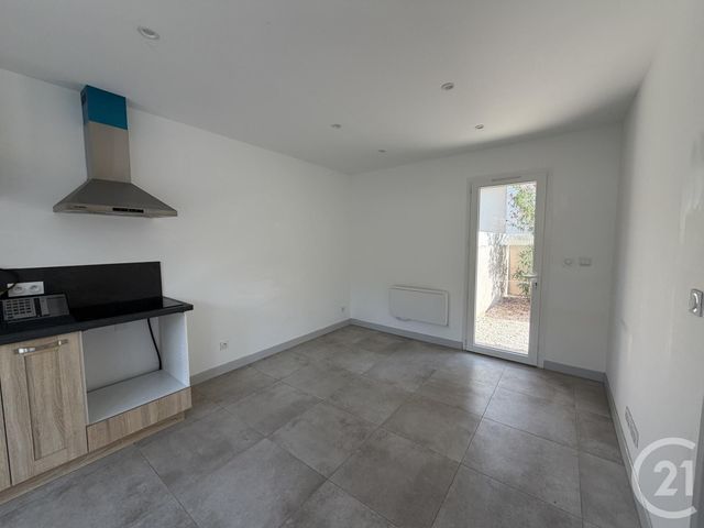 Appartement T2 &agrave; louer - 2 pi&egrave;ces - 31,35 m2 - La Seyne Sur Mer - 83 - PROVENCE-ALPES-COTE-D-AZUR
