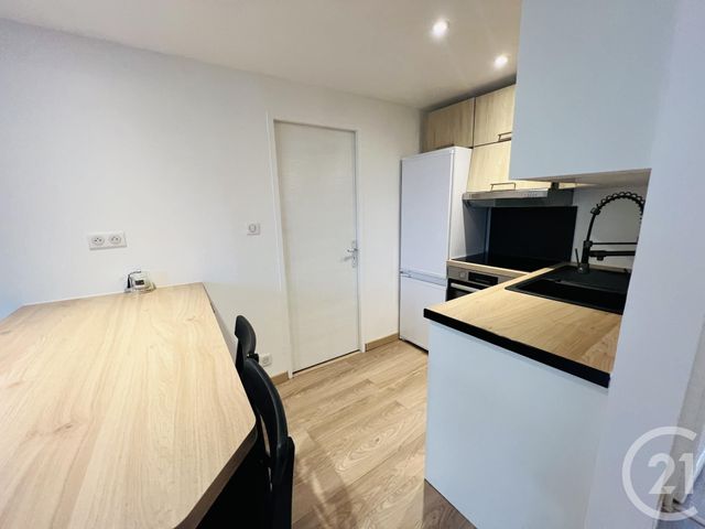 Appartement F2 &agrave; louer - 2 pi&egrave;ces - 36,88 m2 - Ollioules - 83 - PROVENCE-ALPES-COTE-D-AZUR