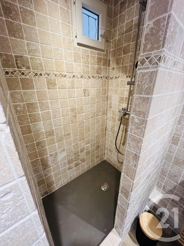 Appartement F2 &agrave; louer - 2 pi&egrave;ces - 36,88 m2 - Ollioules - 83 - PROVENCE-ALPES-COTE-D-AZUR