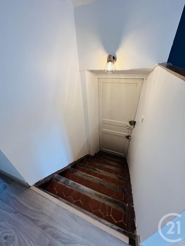 Appartement F2 &agrave; louer - 2 pi&egrave;ces - 36,88 m2 - Ollioules - 83 - PROVENCE-ALPES-COTE-D-AZUR