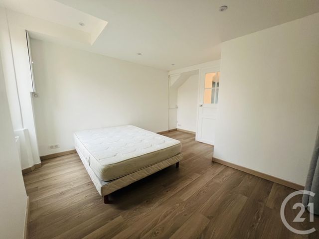 Appartement F2 &agrave; louer - 2 pi&egrave;ces - 36,88 m2 - Ollioules - 83 - PROVENCE-ALPES-COTE-D-AZUR