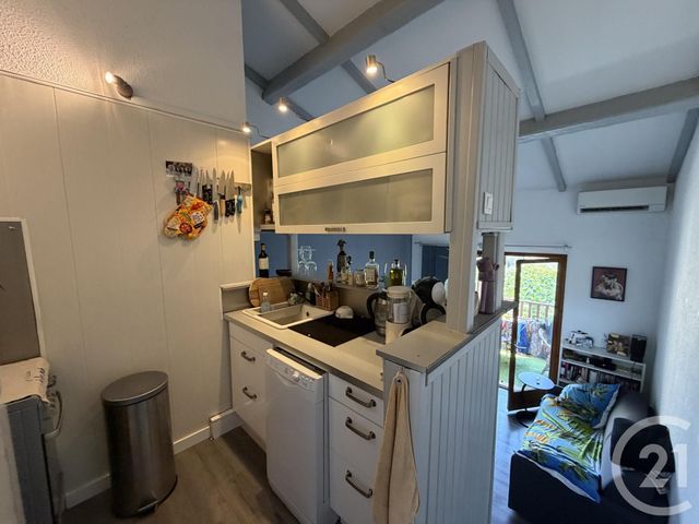 Appartement T2 &agrave; louer - 2 pi&egrave;ces - 36,18 m2 - Six Fours Les Plages - 83 - PROVENCE-ALPES-COTE-D-AZUR