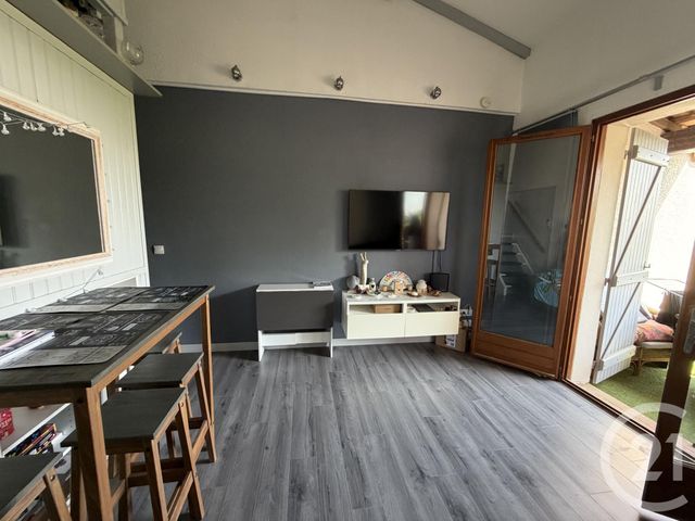 Appartement T2 &agrave; louer - 2 pi&egrave;ces - 36,18 m2 - Six Fours Les Plages - 83 - PROVENCE-ALPES-COTE-D-AZUR