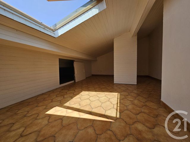 Appartement F3 &agrave; louer - 3 pi&egrave;ces - 39,94 m2 - St Mandrier Sur Mer - 83 - PROVENCE-ALPES-COTE-D-AZUR