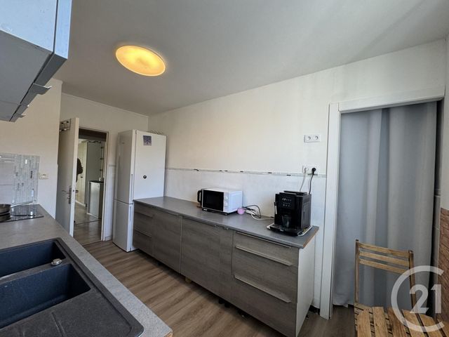 Appartement T4 &agrave; louer - 4 pi&egrave;ces - 76,29 m2 - La Seyne Sur Mer - 83 - PROVENCE-ALPES-COTE-D-AZUR
