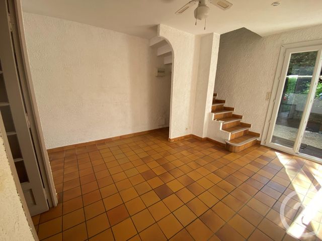 Appartement &agrave; louer - 2 pi&egrave;ces - 45,40 m2 - Six Fours Les Plages - 83 - PROVENCE-ALPES-COTE-D-AZUR