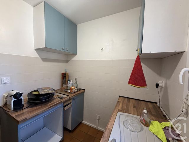 Appartement &agrave; louer - 2 pi&egrave;ces - 45,40 m2 - Six Fours Les Plages - 83 - PROVENCE-ALPES-COTE-D-AZUR