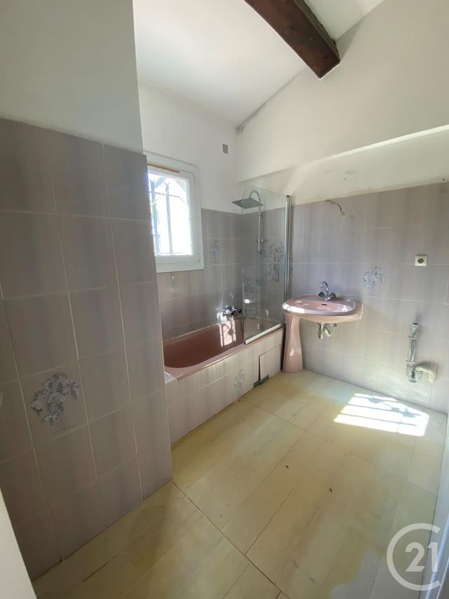 Appartement &agrave; louer - 2 pi&egrave;ces - 45,40 m2 - Six Fours Les Plages - 83 - PROVENCE-ALPES-COTE-D-AZUR