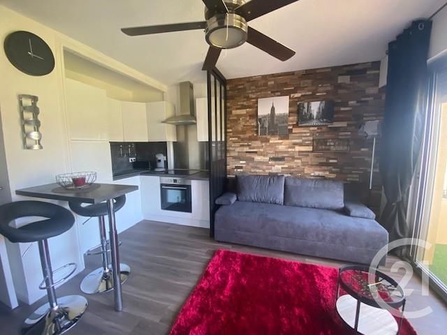 Appartement Studio &agrave; louer - 1 pi&egrave;ce - 25 m2 - Six Fours Les Plages - 83 - PROVENCE-ALPES-COTE-D-AZUR