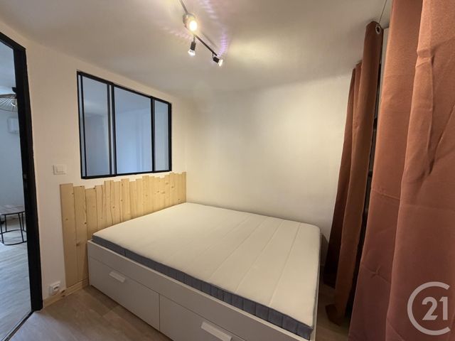 Appartement T2 &agrave; louer - 2 pi&egrave;ces - 31,55 m2 - Six Fours Les Plages - 83 - PROVENCE-ALPES-COTE-D-AZUR