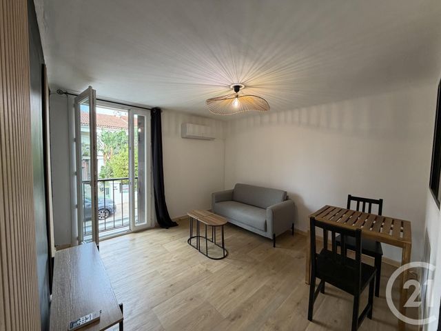 Appartement T2 &agrave; louer - 2 pi&egrave;ces - 31,55 m2 - Six Fours Les Plages - 83 - PROVENCE-ALPES-COTE-D-AZUR
