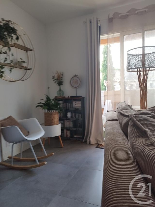 Appartement T2 &agrave; louer - 2 pi&egrave;ces - 30,65 m2 - La Seyne Sur Mer - 83 - PROVENCE-ALPES-COTE-D-AZUR