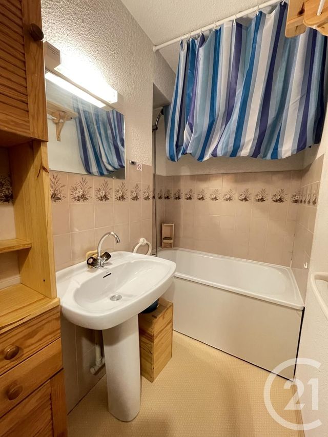 Appartement Studio Cabine à louer - 1 pièce - 23 m2 - Risoul - 05 - PROVENCE-ALPES-COTE-D-AZUR