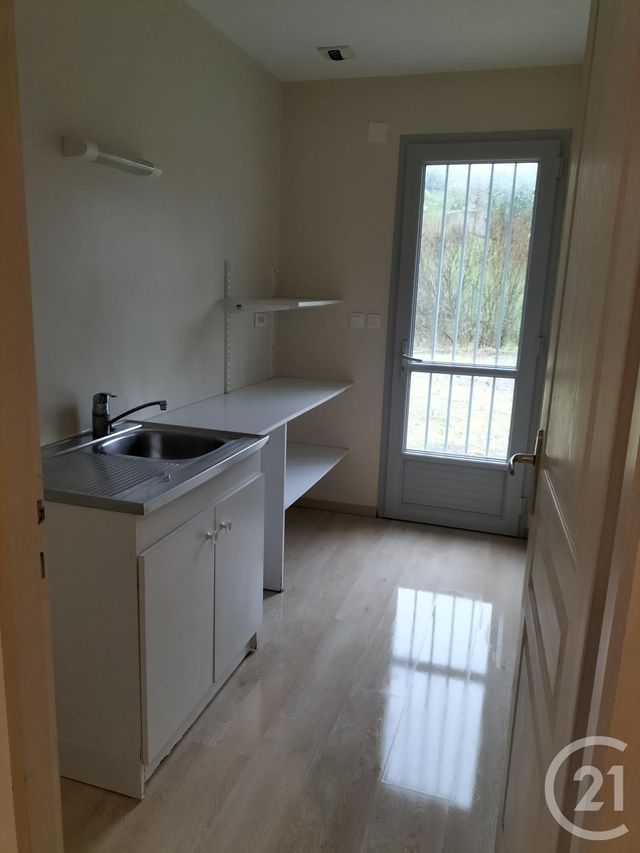 Bureaux à louer - 90.0 m2 - 50 - Manche