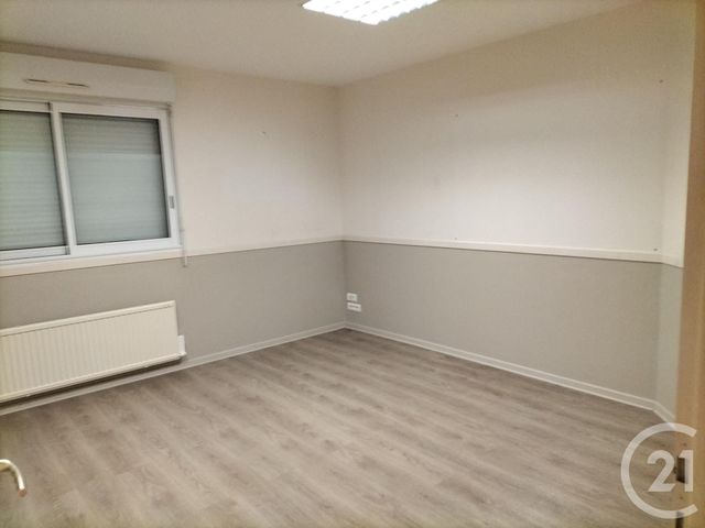 Bureaux à louer - 90.0 m2 - 50 - Manche