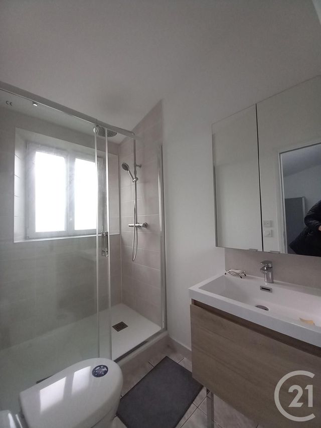 Maison &agrave; louer - 4 pi&egrave;ces - 74 m2 - Cherbourg En Cotentin - 50 - BASSE-NORMANDIE