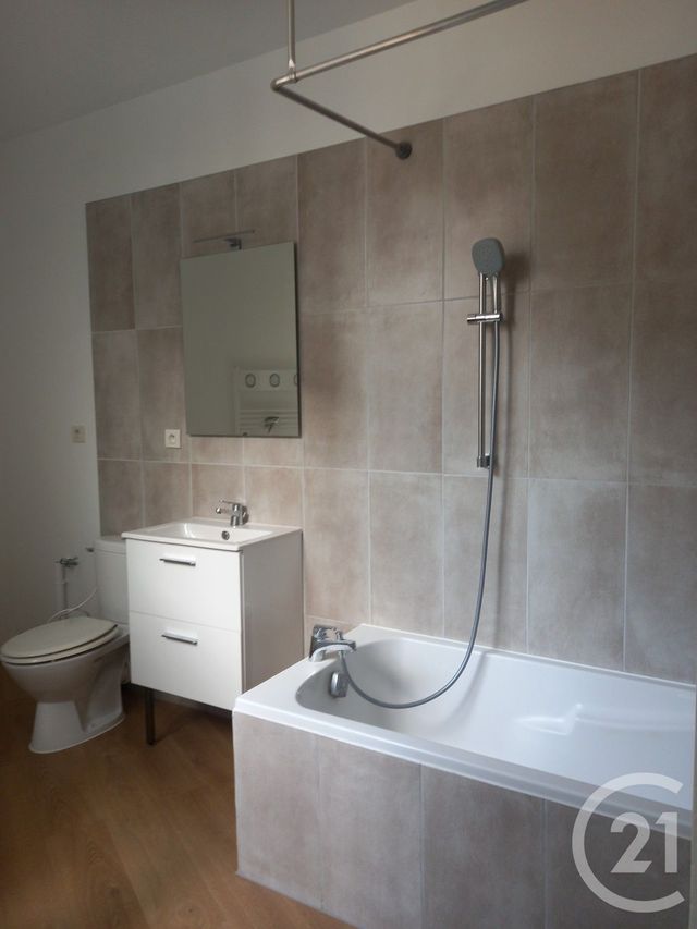 Maison &agrave; louer - 3 pi&egrave;ces - 75 m2 - Cherbourg En Cotentin - 50 - BASSE-NORMANDIE