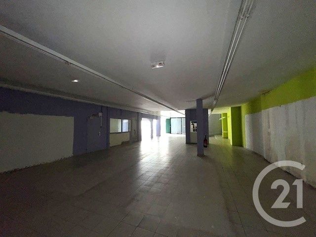 Local commercial à louer - 585.0 m2 - 50 - Manche