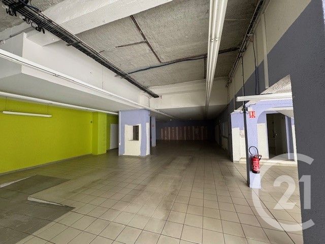 Local commercial à louer - 585.0 m2 - 50 - Manche