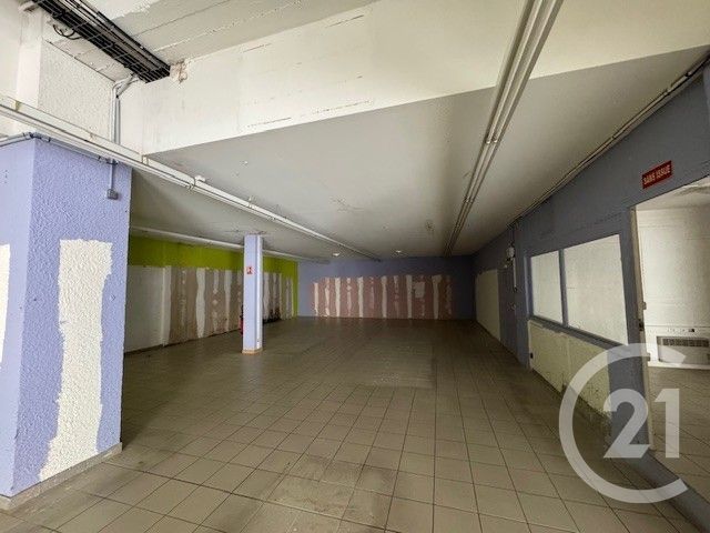Local commercial à louer - 585.0 m2 - 50 - Manche