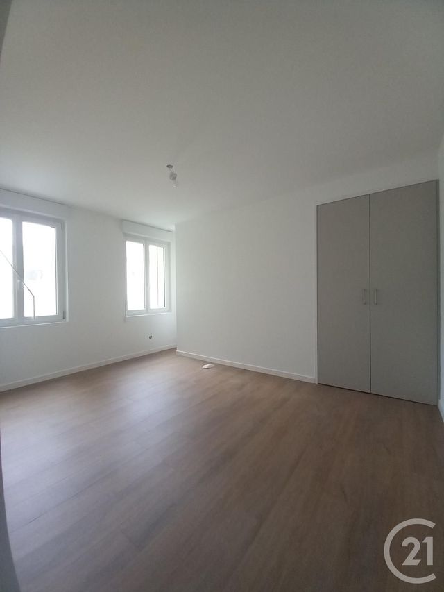 Appartement F4 &agrave; louer - 4 pi&egrave;ces - 115,88 m2 - Cherbourg En Cotentin - 50 - BASSE-NORMANDIE