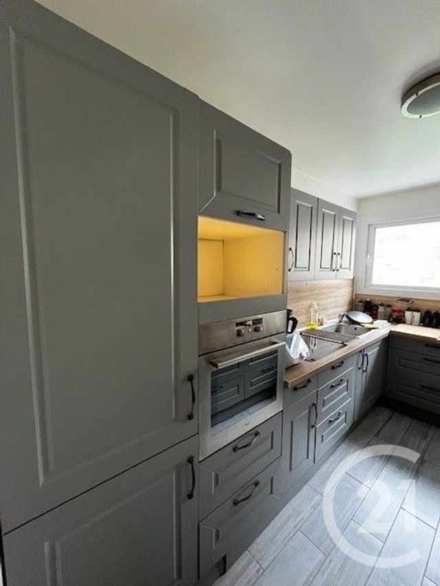 Appartement &agrave; louer - 5 pi&egrave;ces - 103 m2 - Cherbourg En Cotentin - 50 - BASSE-NORMANDIE