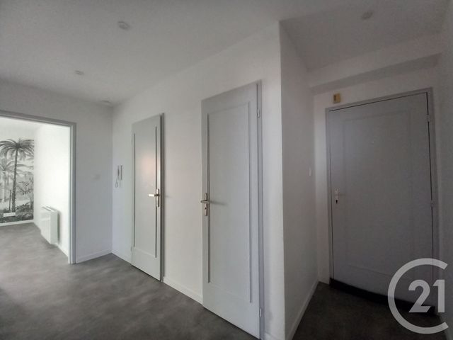 Appartement F2 &agrave; louer - 2 pi&egrave;ces - 47 m2 - Cherbourg En Cotentin - 50 - BASSE-NORMANDIE