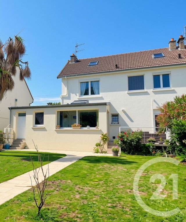 Maison 8 pièces 124 m² · à Cherbourg-en-Cotentin · 124,1 m² · 351 900 €