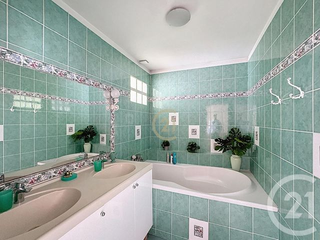 Maison à vendre - 7 pièces - 138 m2 - Bobigny - 93 - ILE-DE-FRANCE