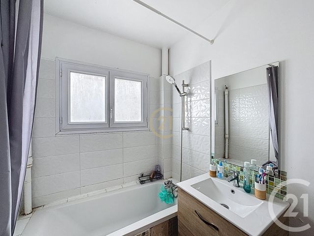 Appartement T3 à vendre - 3 pièces - 52,76 m2 - Drancy - 93 - ILE-DE-FRANCE