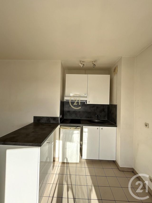 Appartement Studio &agrave; louer - 1 pi&egrave;ce - 27,87 m2 - Bobigny - 93 - ILE-DE-FRANCE