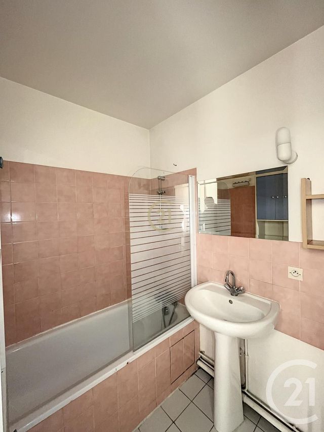 Appartement Studio &agrave; louer - 1 pi&egrave;ce - 27,87 m2 - Bobigny - 93 - ILE-DE-FRANCE